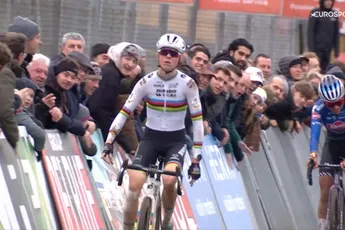 Zinderende tweestrijd in Heusden-Zolder! Van Empel verslaat Alvarado na spannende cross in sprint