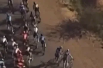 🎥 Geef nóóit op in welke finale dan ook! Merlier en Van Lerberghe doen gooi naar snelste fietswissel ooit