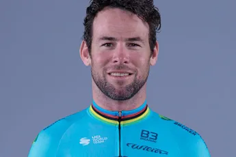 Mark Cavendish herkent wielerwereld van toen niet meer: 'Er waren een paar toppers, nu is iedereen sterk'