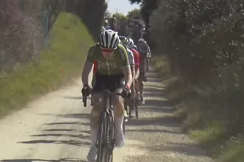 Pieterse baalt dat ze in Strade Bianche niet voor Kastelijn reed: 'Die had misschien nog kunnen springen'