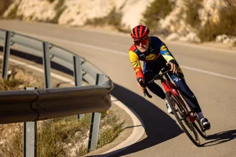 Valse start voor Oomen bij Lidl-Trek: Nederlander moet opgeven met blessure in Ronde van de Algarve
