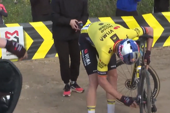 🎥 Van Aert abandons in Jaén Paraiso after flat tire on very first gravel section, caused by a nail