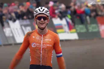 Tábor del Grosso! Nederlandse topfavoriet deklasseert de Belgen en grijpt WK-titel op loodzwaar parcours