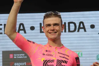 Marijn van den Berg nipt snelste in millimetersprint Pays de la Loire, David Dekker derde