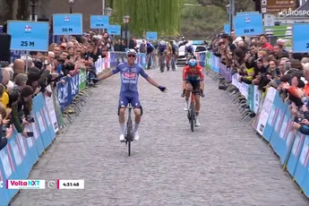 Timo Kielich verslaat Pascal Eenkhoorn in Volta NXT Classic, peloton gedurende hele dag onmachtig in afmatting