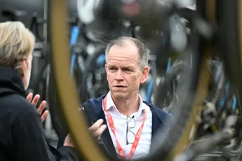 Visma-directeur Plugge geeft signaal af met retweets uit interview Voigt: 'Alleen jonge renners op de Spelen'