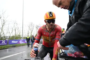 Noors oermens Kristoff houdt gulzige De Lie en animerend Visma | Lease a Bike af in Antwerp Port Epic