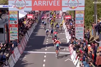 Vijf weken geen koers, maar bij rentree direct oppermachtig: De Lie triomfeert in Famenne Ardenne Classic