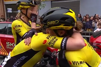 Koninklijke Vos sloopt de rest met Visma | Lease a Bike in Catalonië: 'Ik had de eindzege totaal niet verwacht'