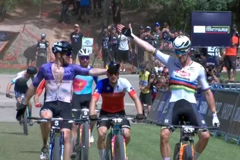🎥 Winning mood Alpecin-Deceunick houdt maar niet op: Gaze trakteert Braziliaanse MTB-fans op show
