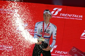 Pogacar denkt na over de Ronde van Vlaanderen en grapt over Evenepoel: 'Urska zou Remco snel achterlaten'