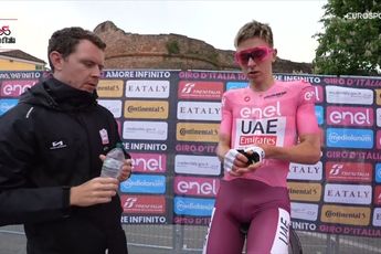 Pogacar - met lolbroek aan - fronst wenkbrauwen na afloop derde rit Giro d'Italia: 'Geen commentaar'