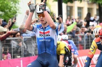 Prachtig gebaar van Giro-ritwinnaar Tim Merlier: Belg eert overleden Wouter Weylandt met juichgebaar