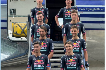 Red Bull BORA-hansgrohe presenteert Tourselectie rondom Roglic en showt direct het nieuwe tricot