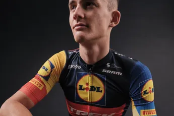 Daverende verrassing in Oostenrijk: 19-jarig 'neefje van' Rogers klopt Ganna in proloog van 3 kilometer