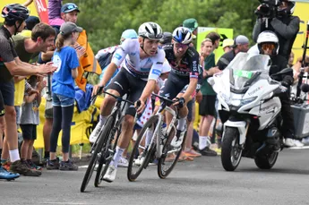 Mede-Vueltawinnaar komt met vrijblijvende adviezen aan Roglic en Evenepoel: 'Lijkt me page 1-problem voor Red Bull'