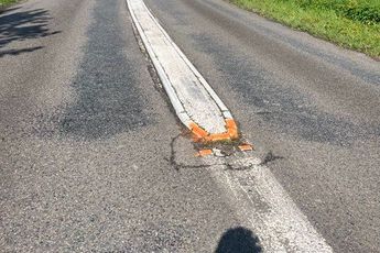 Zonneveld zag crash al aankomen, analisten boos: 'Het peloton wacht niet, je bent dan kansloos'