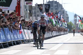 2020 vibes: Hirschi beats Alaphilippe after thriller in San Sebastian, Vingegaard and Kuss unable to make an impact