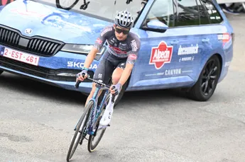 'Decathlon AG2R berooft Jasper Philipsen en Mathieu van der Poel van lead-out en bouwt verder aan project-Kooij'