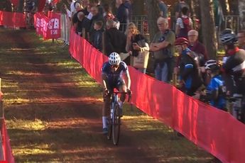 Sterke Alvarado wint na inhaalrace Exact Cross in Heerderstrand: derde zege op rij