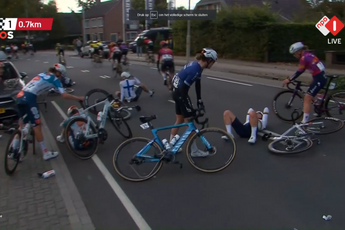 Wiebes voltooit hattrick, maar nare valpartij met Kopecky ontsiert vijfde etappe Simac Ladies Tour