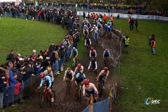 Ondertussen in het peloton | Vertraagde vlucht levert EK-crossers mogelijk problemen op