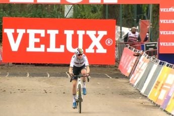 Fenomenale Fem! Van Empel walst Brand, Alvarado en co plat in het zand van Antwepen