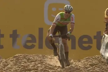 Sweeck zonder fenomenen Van Aert en Van der Poel eindelijk aan het feest in Koksijde: 'Ben heel tevreden'