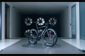 🎥Vollering neemt 'cadeautje' mee naar nieuwe ploeg: SD Worx-Protime verliest ook fietsleverancier Specialized aan FDJ-SUEZ