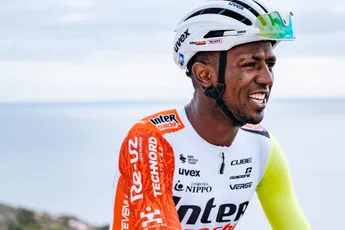 Na bezoek aan Eritrea en 'extra hoogstage' trekt Girmay naar 'hoofddoel Sanremo': 'Alles wat de trainers vroegen'