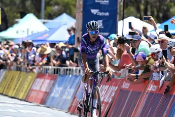 Plapp werd zesde in Tour Down Under met gebroken pols, medische staf Jayco-AlUla grijpt nu alsnog in