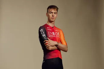 INEOS rekent in Giro op Arensman 2.0, dankzij nieuwe coach, bewust lossen bij ploegmaats en taakverdeling met Bernal