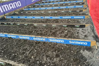 Amsterdams cyclocross-seizoen geplaagd door weersomstandigheden: digitale fans nemen de leiding