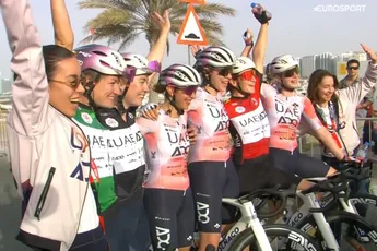Uitslagen UAE Tour Women 2025 | Thuisploeg en Wiebes op de afspraak, Visma | Lease a Bike heeft werk