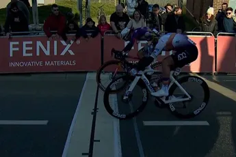 Van der Breggen geeft nieuw visitekaartje af met lead-out voor winnares Gerritse in haar Dwars door het Hageland