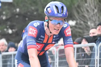 LIVE zevende etappe Giro d'Italia 2025 | Zevental met Leemreize vooruit, Roglic-knechten controleren