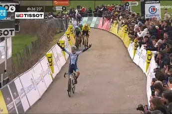 Martinez de sterkste op loeisteile muur Parijs-Nice: Vingegaard verliest geel na valpartij