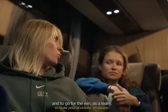 🎥 Strade Bianche door de ogen en woorden van Vollering, Boom en FDJ-Suez: 'Goed dat de buitenwereld het nu ook ziet'