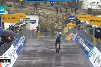 Als het hondenweer is, krijg je verrassingen: onbekende Colombiaan Callejas domineert koninginnenrit Giro d'Abruzzo