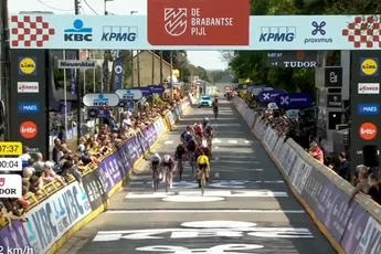 'Van der Breggen voelde zich waarschijnlijk niet goed' en dus was het aan SD Worx-revelatie: 'Ben zelf ook verbaasd'