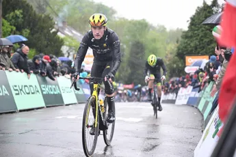 Grote tegenvaller voor Visma | Lease a Bike: Nederlands talent zal lang aan de kant staan wegens ingrijpende operatie