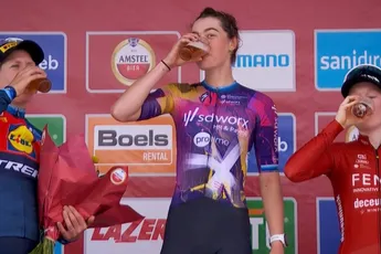 Puck Pieterse en de andere Amstel Gold Race-podiumklanten: normaliter op de Amerongse berg, maar nu temmers van de Cauberg
