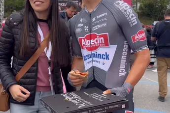 Ondertussen in het peloton | Alpecin-Deceuninck-renner start Giro-etappe 6 als een échte Napolitaan
