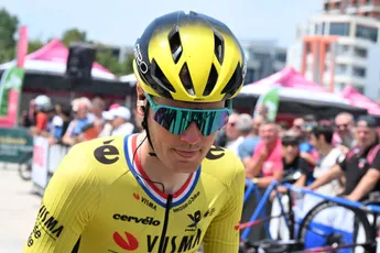 Van Aert, Groves en Pedersen gingen akkoord in 'gecompliceerde finale': 'Keken heel veel naar elkaar'
