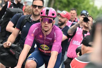 LIVE etappe 4 Giro d'Italia 2025 | Pedersen en Ciccone betrokken bij valpartij in ietwat saaie etappe