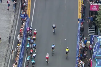 🎥 Traksel keihard voor gedeclasseerde Moschetti, maar oud-sprinter ziet Kooij als boosdoener: 'Zouden hem juist moeten straffen!'