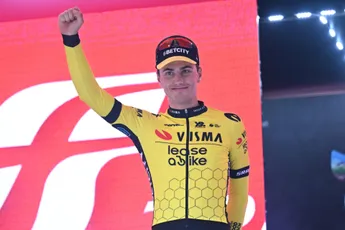 Zonneveld vergelijkt 'snelste man in de Giro' Kooij met Pogacar en Sagan: 'Je maakt hem gewoon de pis niet lauw'