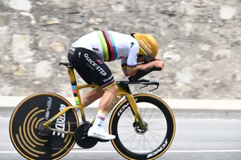Quadruple Evenepoel compleet met winst op EK tijdrijden: Hoole naast podium met verrassende Unibet Tietema-aanwinst, Van Baarle valt