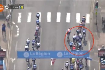 🎥 In de sandwich met Van der Poel en nog wat schouderduwtjes meer levert Paul Penhoët gele kaart op: ploeg reageert