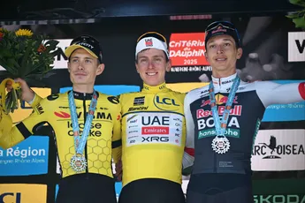 Florian Lipowitz op het eindpodium van de Dauphiné naast Pogacar en Vingegaard: 'Dat betekent wel iets'